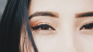 Baru Belajar Pakai Eyeliner? Ini Rahasia Biar Mata Langsung On Point