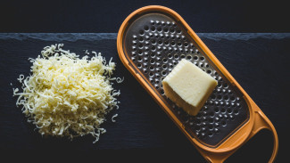 Makanan yang Bikin Bau di Kulkas dan Cara Simpan Biar Tetap Segar