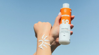 Chemical vs Physical Sunscreen, Apa Bedanya dan Mana yang Cocok Buat Kulitmu? Cek Faktanya Disini