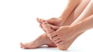 Bau Kaki Bikin Malu? Ini 5 Cara Alami yang Ampuh Usir Bau Tak Sedap!