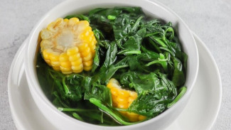 Segar, Simpel, Bikin Kangen! Sayur Bayam Bening Ala Emak yang Gak Pernah Gagal