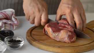 Pandangan Buya Yahya Soal Memasak Daging Tanpa Dicuci, Bolehkah?
