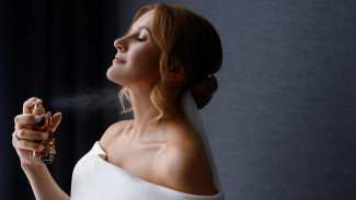 5 Tips Ini Bikin Parfum Kamu Awet Seharian, Yuk Coba!