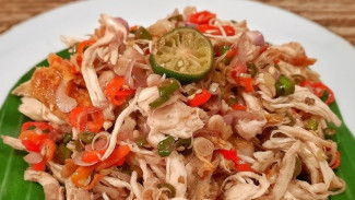 Mau Makan Lahap? Coba Resep Ayam Suwir Sambal Matah yang Bikin Lidah Joget!