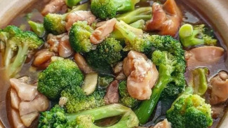 Cuma Butuh 15 Menit! Cah Ayam Brokoli Saus Tiram Ini Bikin Lidah Bergoyang!