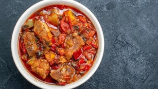 Stop! 7 Makanan Ini Bisa Bikin Asam Lambung Kamu Kambuh Parah