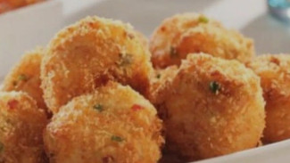 Resep Kue Bola Bola Gurih, Camilan Enak Dan Mudah Dibuat