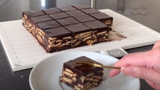 Resep Kue Batik Khas Malaysia Yang Viral, Simpel Tanpa Oven Tanpa Mixer, Anak SD Juga Bisa Buat, Coba Deh
