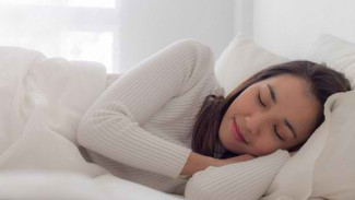 5 Kebiasaan di Malam Hari yang Bikin Tidur Makin Nyenyak