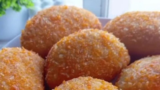 Roti Goreng Isi Cokelat Luarnya Crispy Dalemnya Lembut Lumer