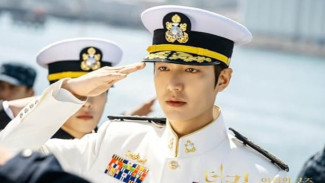 Rekomendasi 5 Drama Korea Komedi Fantasi Bertabur Aktor Tampan