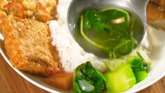 Sayur Bening Bayam Yang Segar Dan Mudah Dibuat