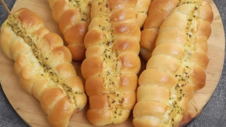 Resep Makan Siang Buat Kerja Kantoran, Roti Isi Sosis Pedas Yang Praktis Dan Lezat
