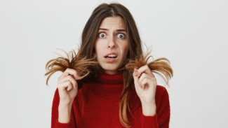 6 Cara Merawat Rambut Rusak Akibat Styling Berlebihan