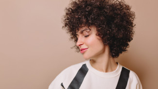 Keriting Juga Cantik! ini Tips Perawatan Rambut Keriting agar Tetap Terawat dan Berkilau