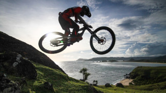 Jangan Nekat! Begini Cara Main Downhill Aman Buat Pemula