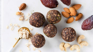 Resep Bahan Kurma, Olahan Manis dan Sehat yang Menggoda