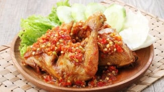 Resep Pedas Gurihnya Ayam Penyet, Kelezatan Nusantara yang Tak Tertandingi