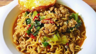 Resep Mie Nyemek Pedas Komplit, Makan Jadi Lebih Puas