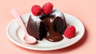 Kue Lava Chocolatos Kukus Tanpa Oven dan Mixer, Lumer Maksimal Tanpa Ribet!