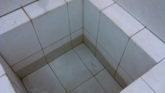Bye-bye Noda Membandel! Cara Ampuh Membersihkan Bak Kamar Mandi yang Menguning