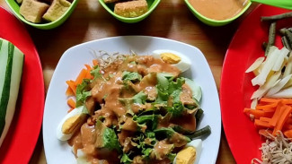 Resep Gado-gado yang Rasa Bumbunya Nendang