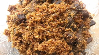 Resep Serundeng Daging Sapi Empuk dan Gurih yang Wajib Kamu Coba!