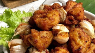 Ayam Goreng Bawang Putih Viral Super Kriuk dan Wangi Bawangnya Bikin Ketagihan!