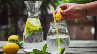 Infused Water Detox untuk Tubuh Lebih Fresh