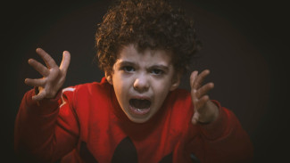 Benarkah Gangguan Jiwa Bisa Muncul Sejak Anak-Anak? Ini Faktanya