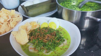 Sajian Resep Lontong Sayur Gulai Pakis, Rasanya Juara! Menu Weekend Favorit Keluarga