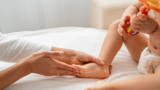 Bayi Rewel dan Perut Kembung di Malam Hari? Ini Cara Mengatasi Masuk Angin pada Si Kecil