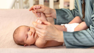 Terlihat Sepele, Ini 11 Manfaat Pijat Rutin untuk Bayi yang Wajib Dicoba Bunda di Rumah Juga!