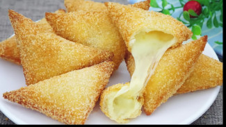 Krispi di Luar, Lumer di Dalam! Ini Dia Resep Roti Goreng Kentang Keju