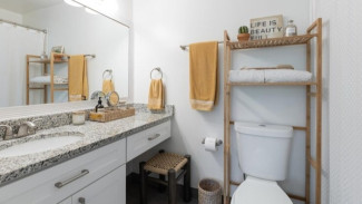 Bikin Kamar Mandi Rapi Sekejap! Ini 7 Tips Simpel Tapi Manjur