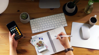 7 Tips Mengatur Keuangan Agar Gaji Tak Cepat Habis dan Bisa Menabung