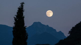 Fakta Menarik! Bulan Semakin Menjauh Dari Bumi Setiap Tahun