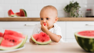 10 Rekomendasi Buah yang Bagus dan Aman untuk MPASI Bayi, Ada Pisang Hingga Semangka