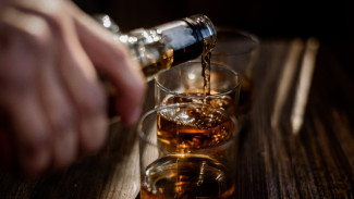 Bahaya Minum Alkohol, Risiko Serius di Balik Setiap Tegukan