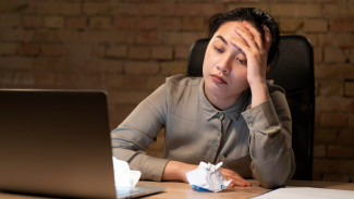 6 Kebiasaan Kecil yang Tanpa Sadar Menguras Energi dan Menurunkan Mood Seharian