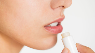 Stop! Jangan Lakukan Hal Ini Kalau Nggak Mau Bibir Rusak