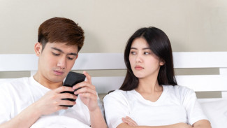 7 Arti Mimpi Ketahuan Selingkuh, Pertanda Buruk atau Cuma Simbol Kecemasan?