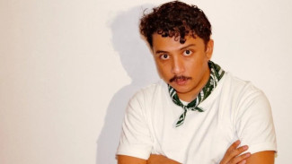 Suara yang Menghangatkan Hati, Menyelami Karier Sal Priadi dan Lagu-Lagu Terbaiknya di Spotify