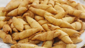 Manisnya Pisang Lumer di Mulut! Resep Molen Mini Renyah dan Ide Jualan yang Bikin Untung Terus