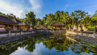 Pura Tirta Empul: Destinasi Spiritual dan Budaya di Jantung Pulau Bali