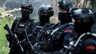 Kaget Warganya Ditangkap Densus 88, Camat di Kota Bima: Hampir Tiap Subuh Dia Salat di Mushola Kantor