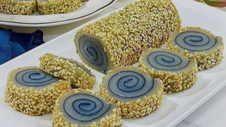 Resep Mochi Gulung Bunga Telang, Kue Cantik Yang Sangat Lembut Dan Renyah