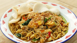 Resep Mie Nyemek Telur Sederhana ala Devina Hermawan, Menu Tanggal Tua yang Rasanya Nikmat!