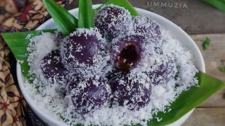 Cara Bikin Kue Klepon Ubi Ungu Unik, Varian Klepon Terbaru Dengan Tampilan Warna Yang Cantik