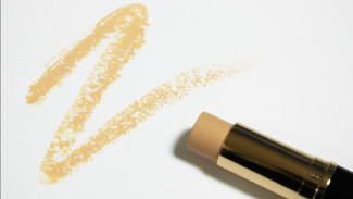 Foundation Luntur Saat Panas? Coba 3 Trik Ini